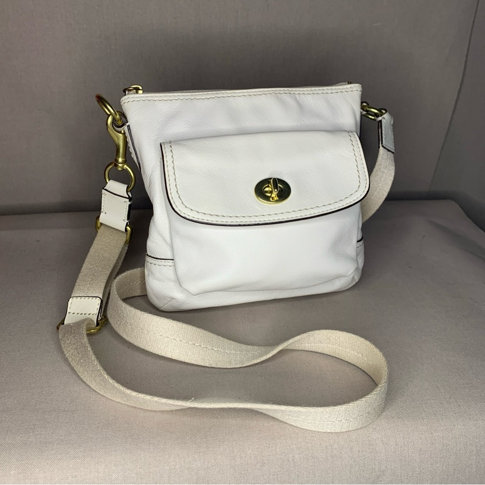 COACH Penelope Turnlock Swingpack cream Pebbled Leather Crossbody Handbag
